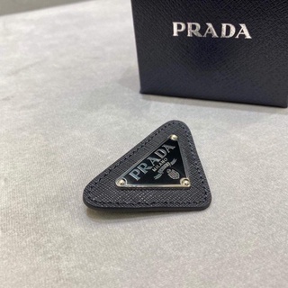 Tag prada gắn áo quần, phụ kiện