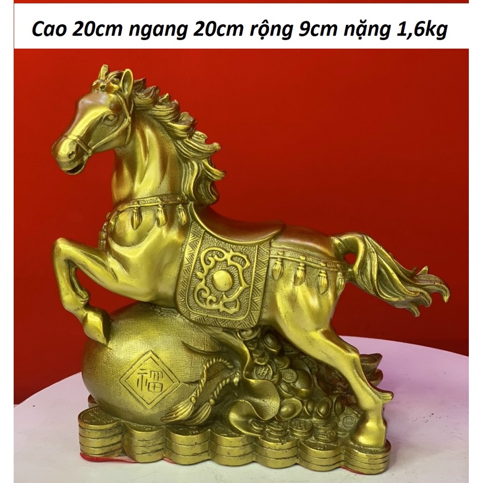 Tượng ngựa đứng trên túi tiền bằng đồng nặng 1,6kg