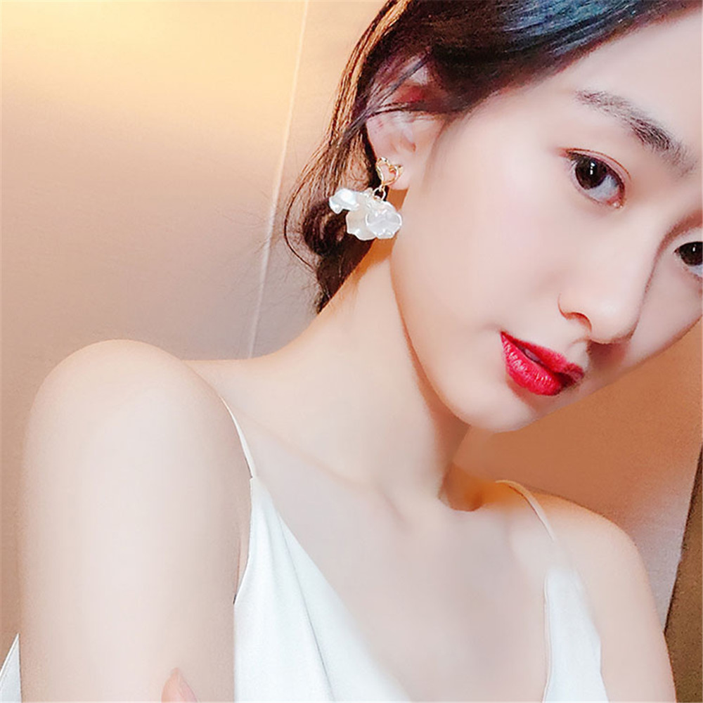 Khuyên Tai Hợp Kim Hình Hoa Dáng Dài Xinh Xắn Thời Trang Cho Phụ Nữ