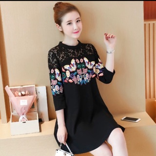 Đầm xoè thêu