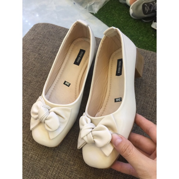 Giày búp bê nơ màu kem 3p cho chị em.