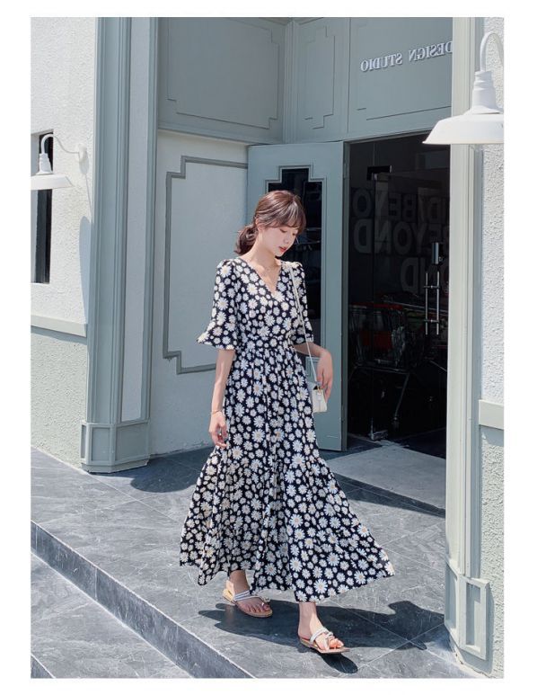 Đầm Tay Ngắn Cổ Chữ V Họa Tiết Hoa Thiết Kế Chiết Eo Nữ Tính