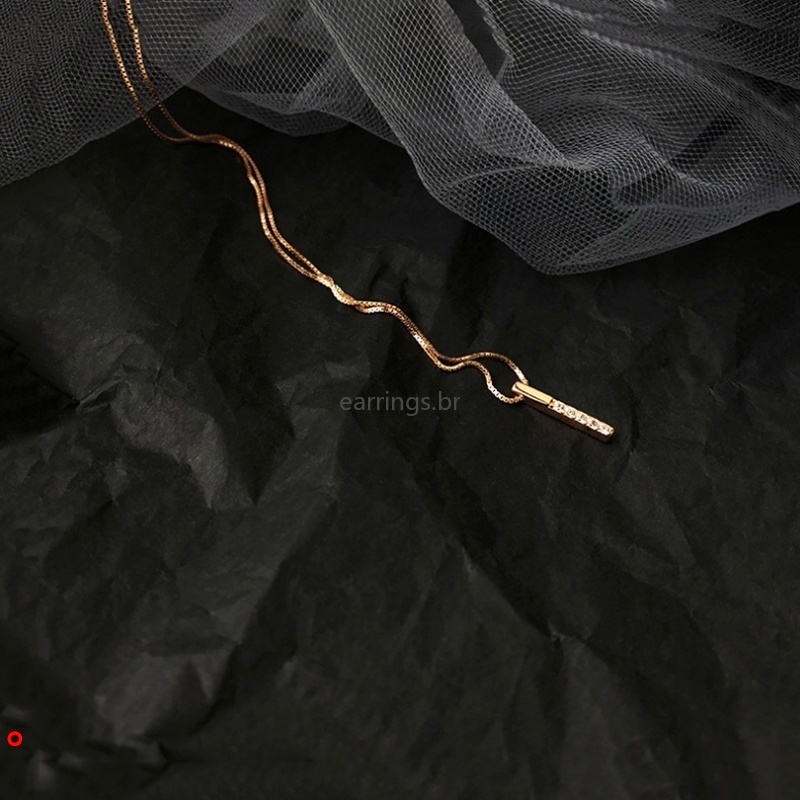 Vòng cổ mặt hình khối đơn giản cho nữ