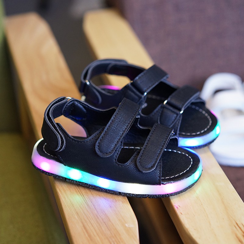 Giày sandal da đế đèn LED độc đáo thời trang cho bé