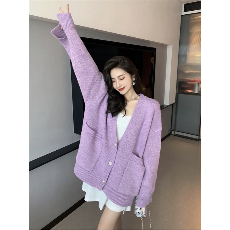 Jane Áo khoác cardigan dài tay cổ chữ V kết trân châu trắng sau lưng áo màu Tím Pátel C223 | BigBuy360 - bigbuy360.vn