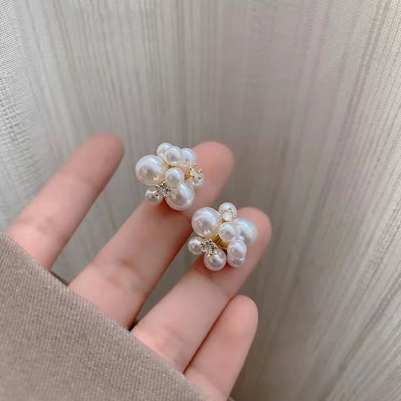 Khuyên Tai Hình Bông Hoa Đính Ngọc Trai Nhân Tạo Kiểu Dáng Sang Trọng Thời Trang Chất Lượng Cao