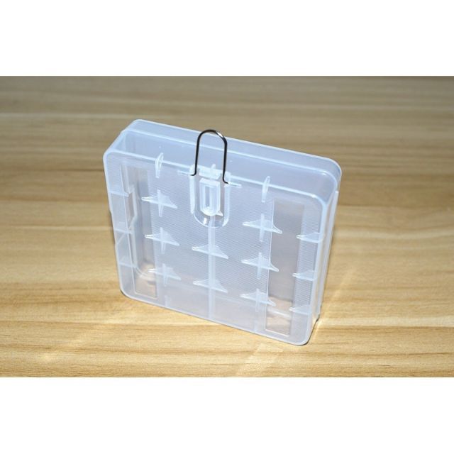 Hộp nhựa đựng và bảo quản 4 pin 18650 khi mang theo người