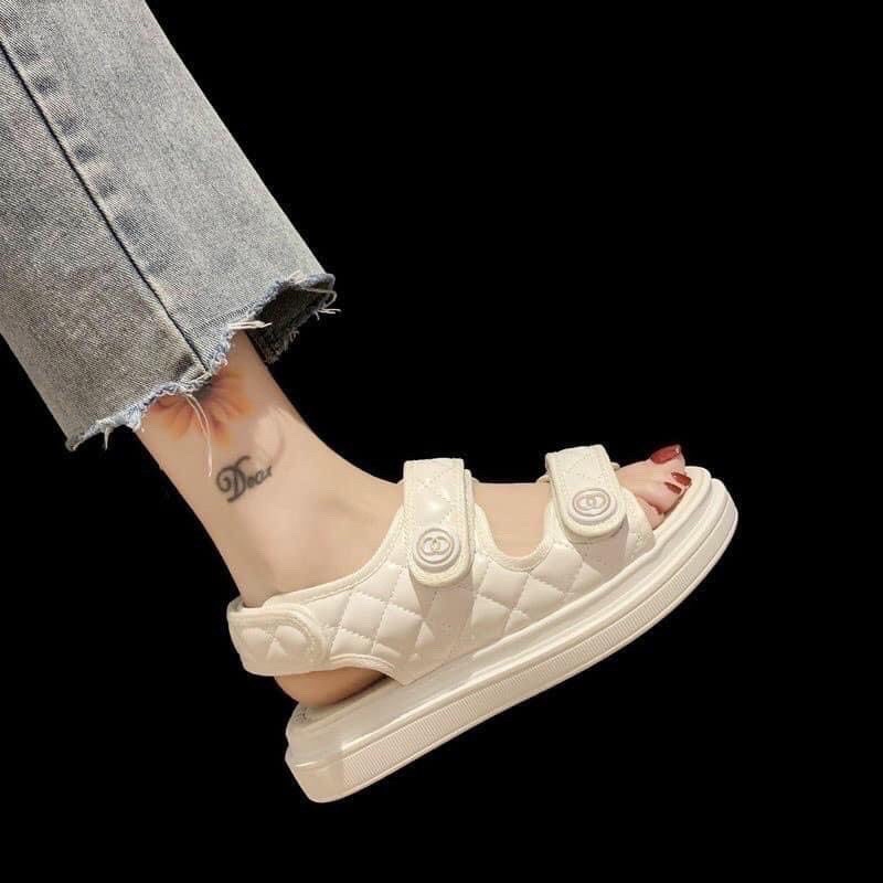 Bán sỉ-Dép sandal học sinh nữ quai dán tag tròn XX độn đế 3cm