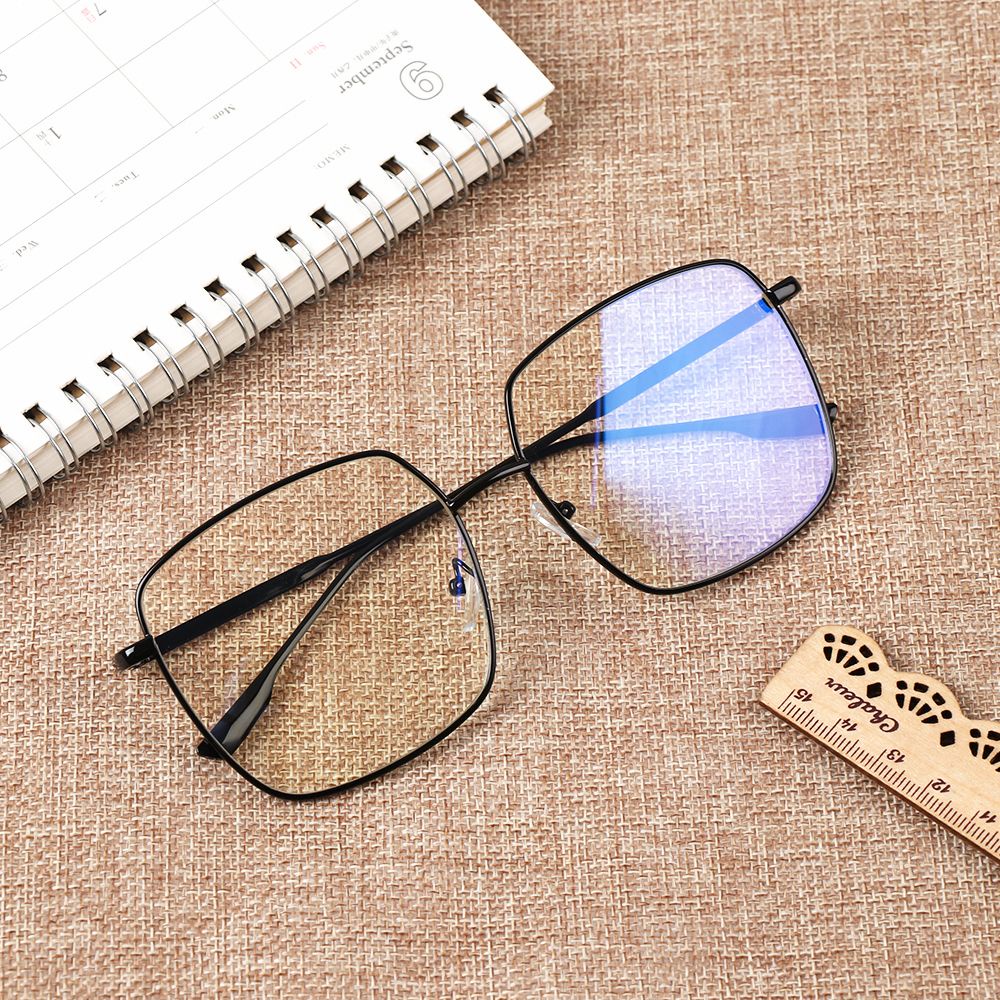 Mắt Kính Gọng Vuông Siêu Nhẹ Chống Tia Bức Xạ Thời Trang