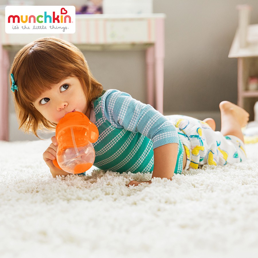 Cốc ống hút mọi tư thế Munchkin 200ml (4 màu)