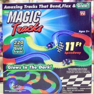 Xe đua đường ray Magic Track 220 chi tiết