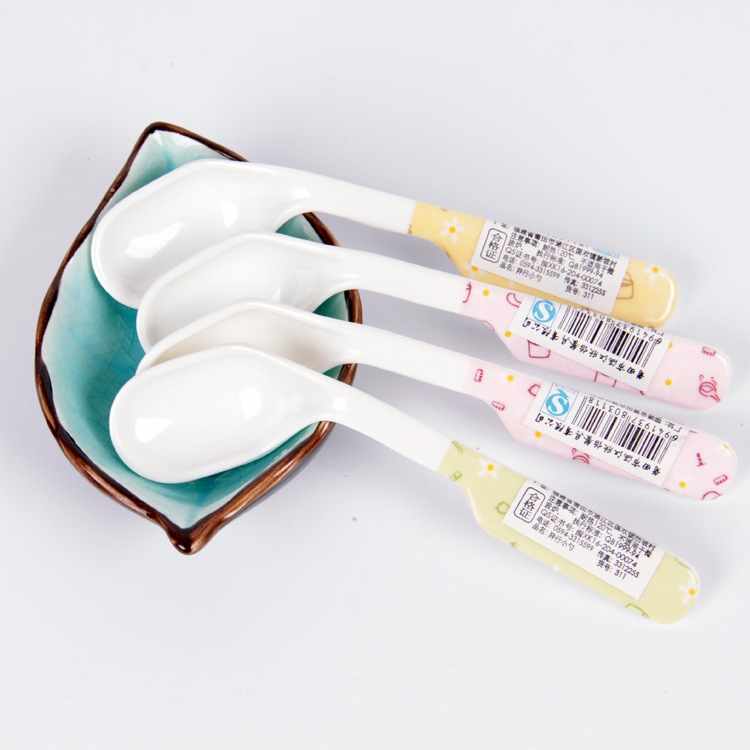 Muỗng ăn dặm bằng nhựa thiết kế nhiều kiểu tùy chọn cho bé