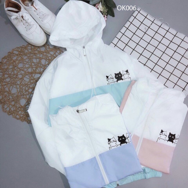 Áo khoác dù nữ in 3 chú mèo con