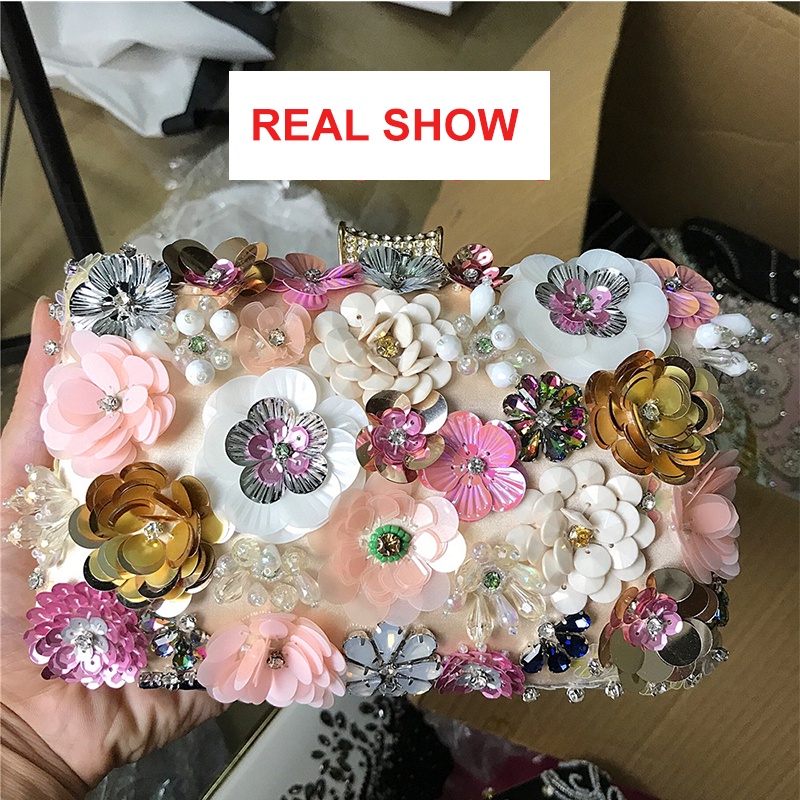 Ví Cầm Tay Đính Hạt Kim Sa Sang Trọng Dành Cho Nữ