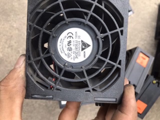 Quạt server Hp delta 12v 1.35A , vuông 8cm có khung bảo vệ full