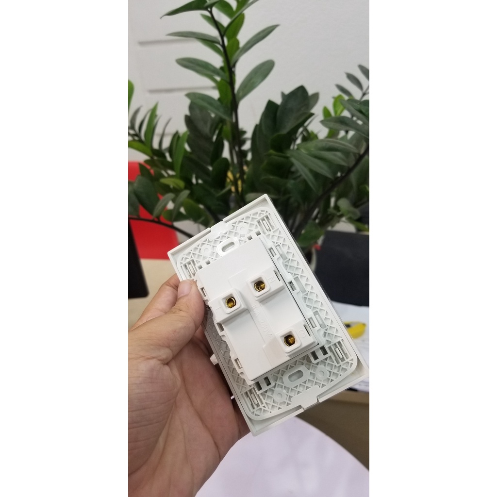 Ổ Cắm Âm Tường, Ổ Cắm Mặt Kính Cường Lực Full Sang Trọng Bền Đẹp Không Smart