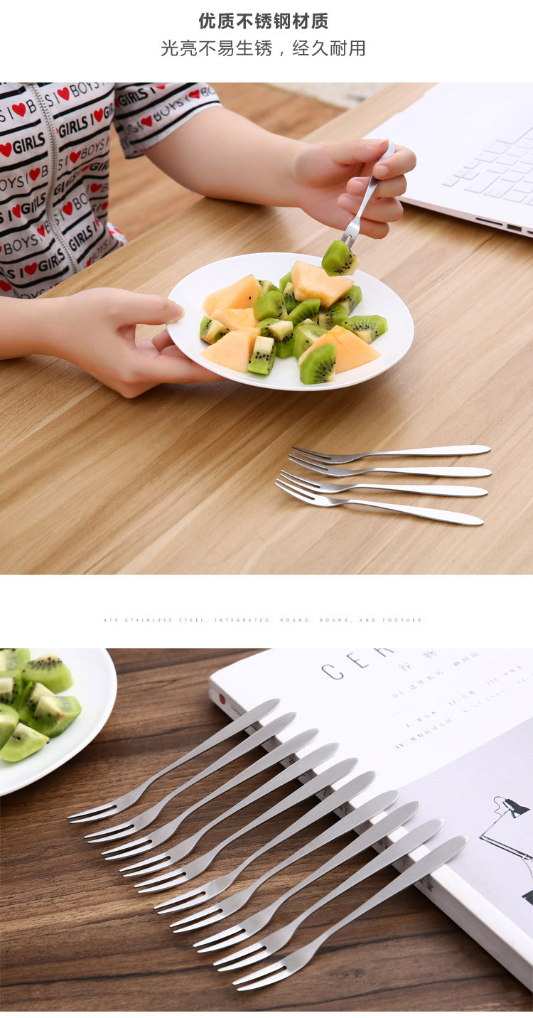 Dụng cụ nĩa ăn nhỏ xinh tiện dụng khi ăn trái cây | BigBuy360 - bigbuy360.vn