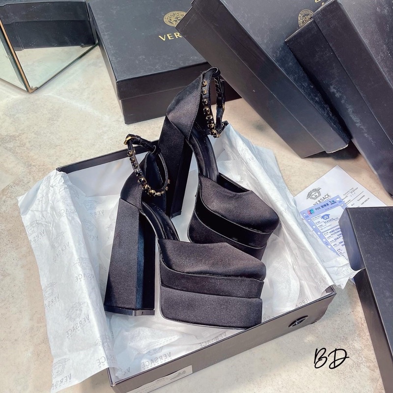 GÓT LỤA ĐÚP MŨI V E R S A C E FULLBOX