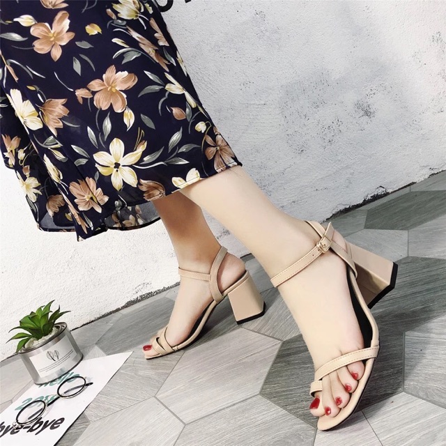 Sandal xỏ ngón ( sẵn 37 đỏ )