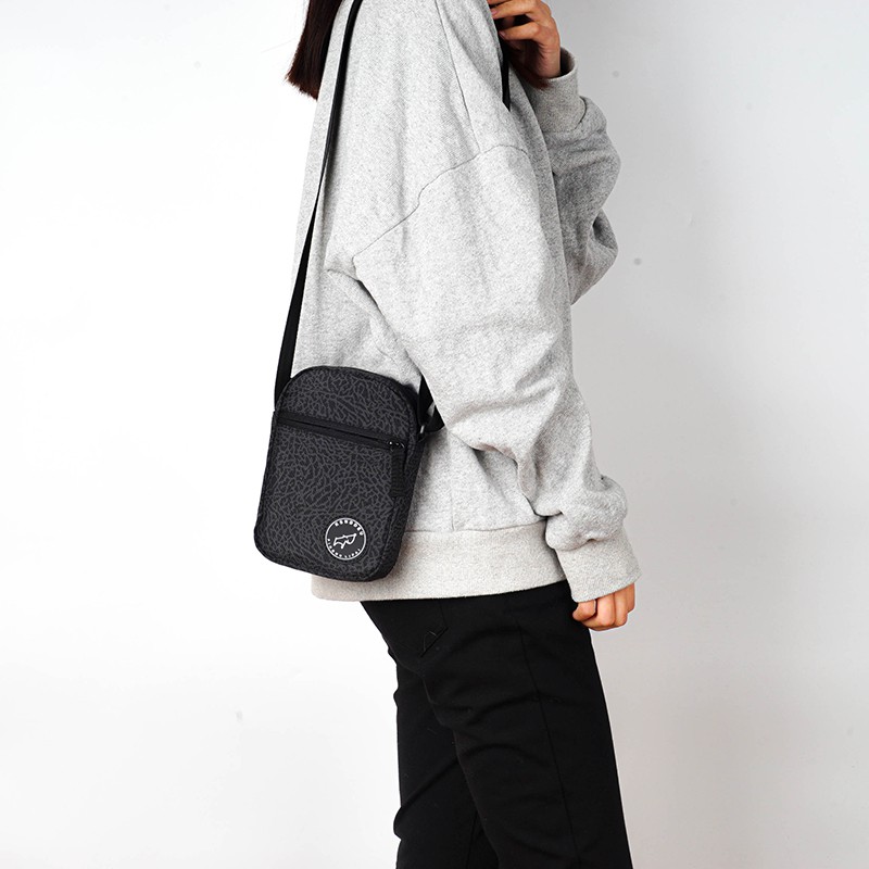 Túi Xách Đeo Vai Thể Thao Ksnddeu In Elephat Màu Đen Kiểu Dáng Đơn Giản