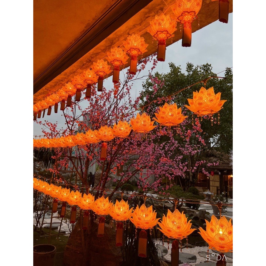 Đèn hoa sen treo trang trí đền/điện/chùa siêu bền, chống chịu thời tiết