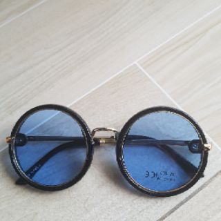 mắt kính cho bé