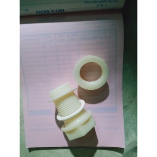 2 cái ốc siết bồn nước, phi, téc, nhựa phi 21
