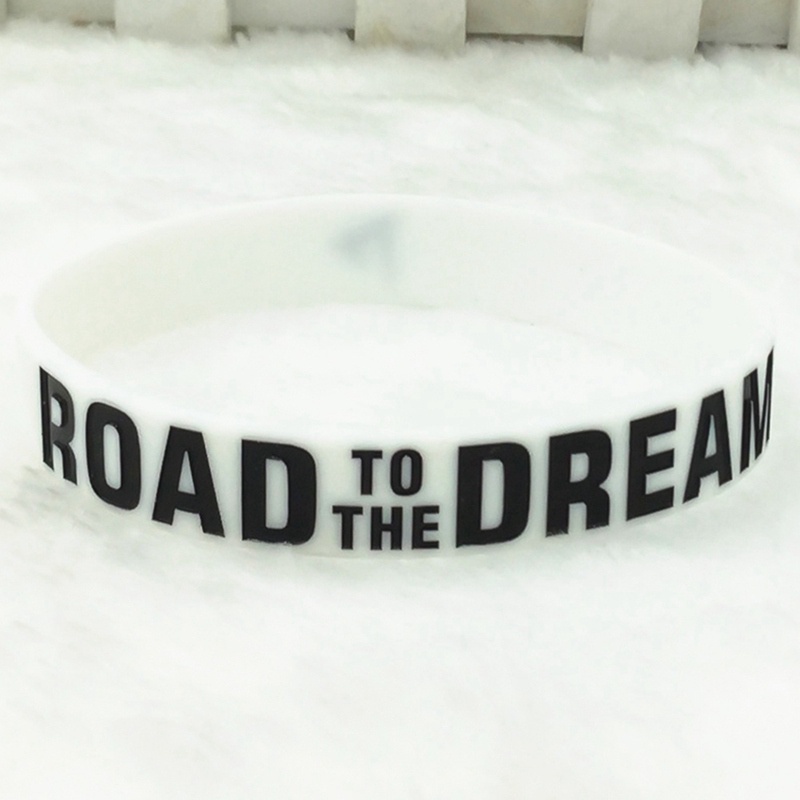 Vòng Tay Silicone Cao Su Co Giãn Mặt Khắc Chữ &quot;Motivational Road to the Dream&quot;