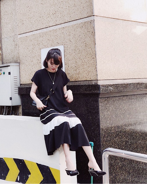 Đầm đen đuôi cá phối màu | BigBuy360 - bigbuy360.vn