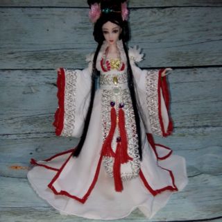 Đồ búp bê cổ trang