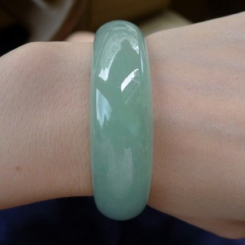 Ngọc lục bảo tự nhiên Ngọc bích ánh sáng màu xanh lá cây nổi Hoa ngọc bích Vòng đeo tay Dongling Bracelet Ice Jade Girl Bracelet