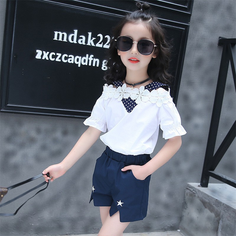 Set áo tay lỡ đính hoa kèm quần ngắn xinh xắn thời trang cho bé gái