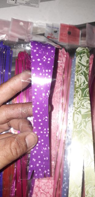 Sét 50 chiếc rút nơ trang trí bằng nhựa kích thước 1x22cm nhiều màu