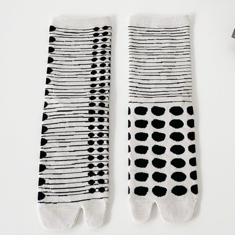 Đôi Vớ Xỏ Ngón 2 Ngón Họa Tiết Chấm Bi Phong Cách Kimono Nhật Bản Dành Cho Nam Nữ