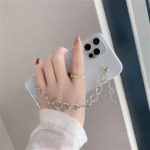 vivo 1808 1811 1820 1812 1807 1817 1801 1819 1806 1818 1816 1802 1814 1804 1805 1851 1815 European and American fashion Butterfly Bracelet transparent mobile phone shell TPU creative personality silicone bracelet mobile phone protective sleeve