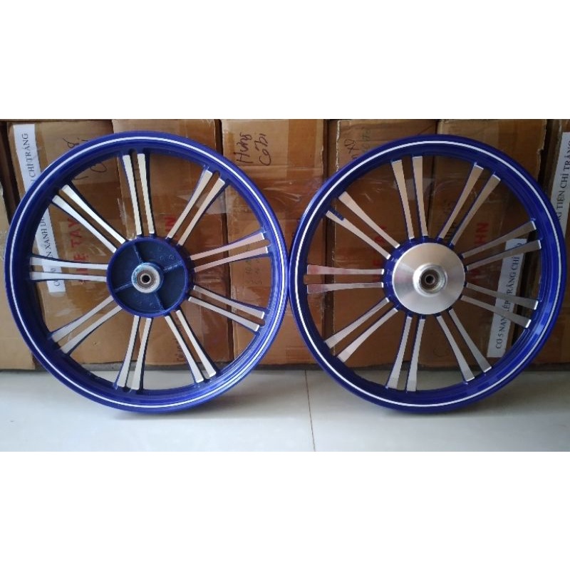 Vành đúc xe máy cơ 18 nan đôi xanh lắp wave