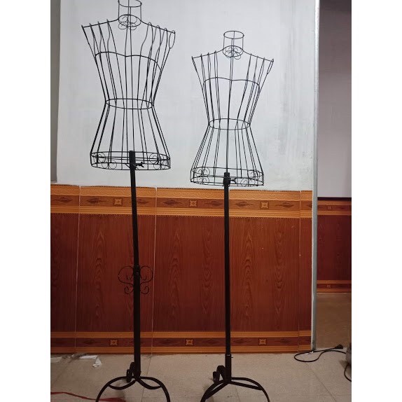 MANACANH SẮT NỮ DÙNG CHO SHOP THỜI TRANG