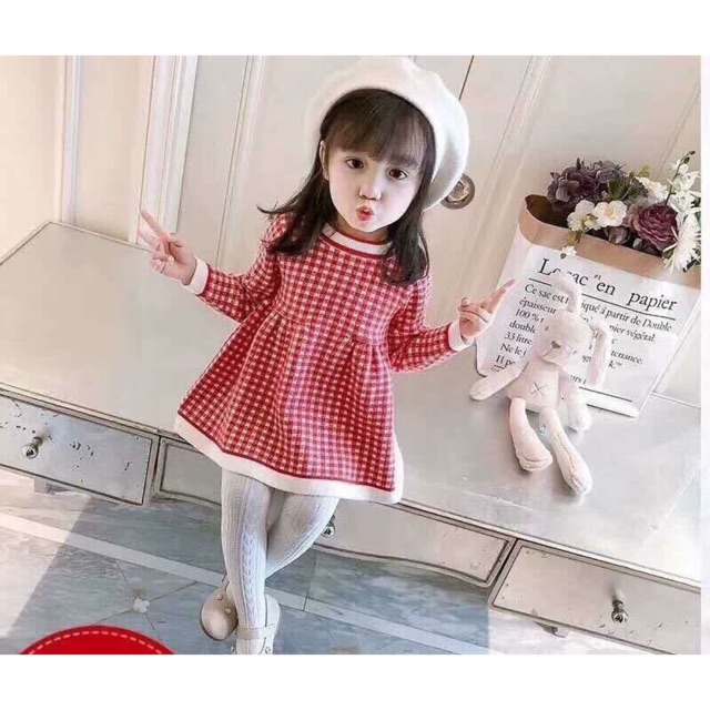 váy len bé gái yêu quá,chât len lông cừu mềm ấm đa man.váy cực dễ kết hợp bé mập mập hay gày chút mặc lên cũng cực yêu