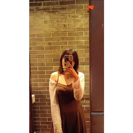 Set váy 2 dây nâu xoè cup ngực dáng dài và áo khoác trắng mỏng croptop