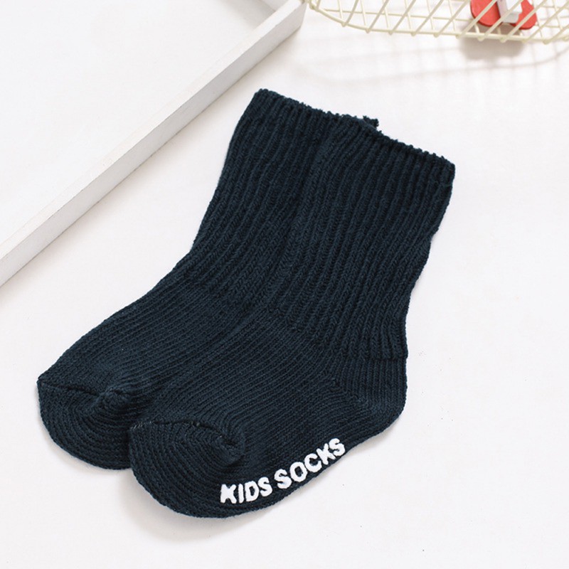 Đôi vớ cotton màu trơn đơn giản dễ thương dành cho các bé  W