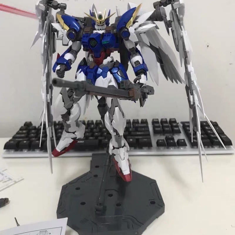 Đặc biệt miễn phí vận chuyển mô hình Gundam, chụp Gundam hạng bự ngẫu nhiên không lặp lại, đẹp trai và đầy quà cho các b