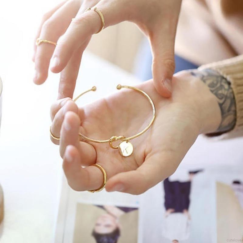 Vòng Tay Hợp Kim Mặt Chữ Cái Đơn Giản Thời Trang | BigBuy360 - bigbuy360.vn