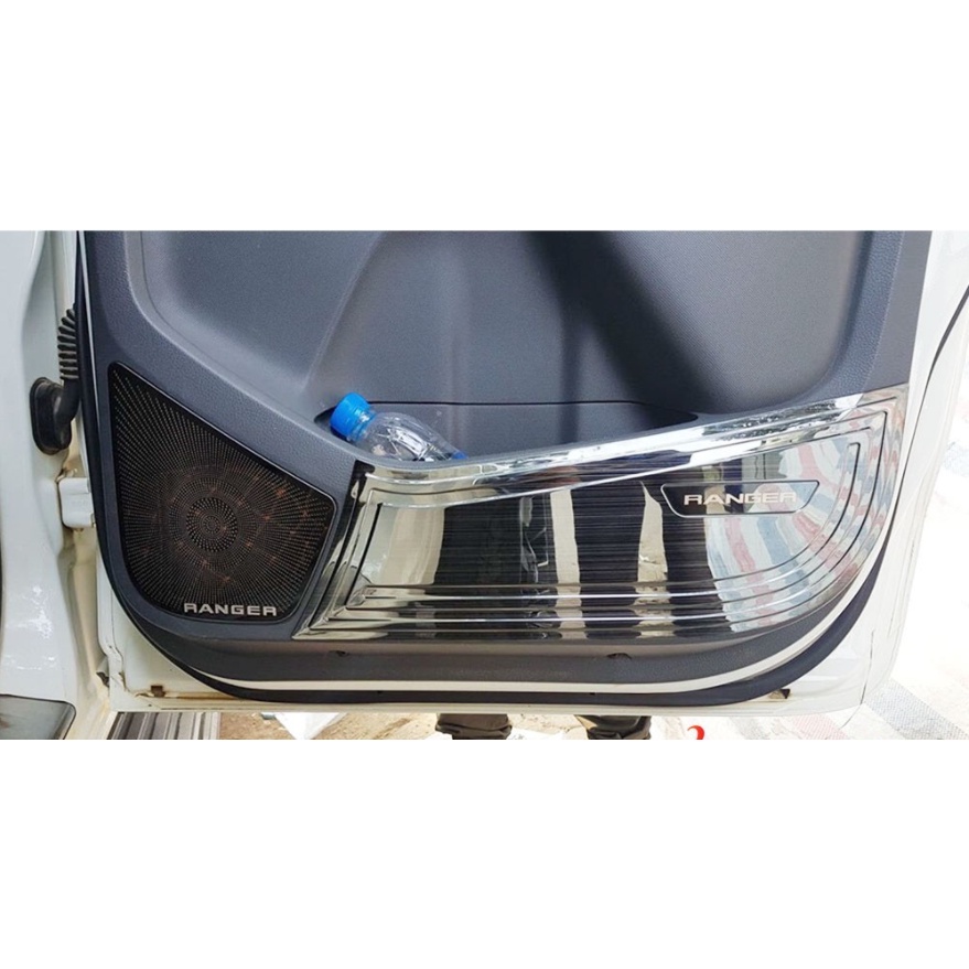 Ốp tapli, màng loa cánh cửa xe Ford Ranger 2016 - 2020, hàng titan cao cấp