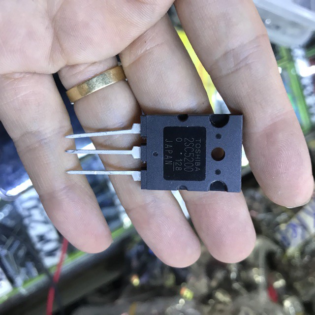 SOC-Cặp sò C5200 và A 1943