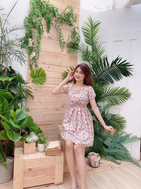 Đầm ngắn bông lụa cổ vuông nhúm eo