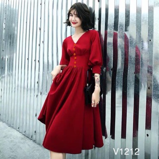 Đầm cổ V phối nút dễ thương