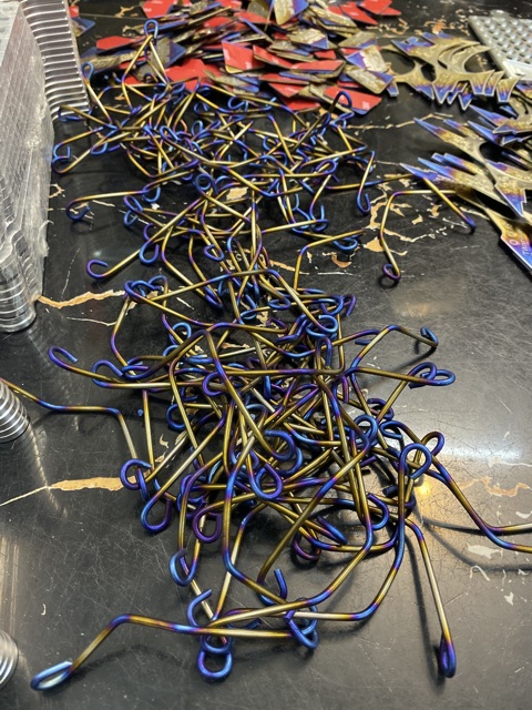 Kẽm Titanium gắn bình dầu cho mọi xe