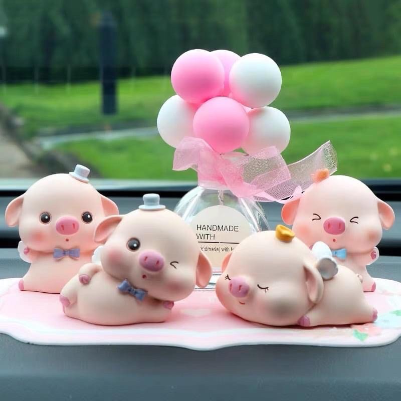 Set gia đình heo hồng siêu dễ thương dùng trang trí taplo ô tô bàn làm việc góc học tập phụ kiên ô tô Mộc Lan