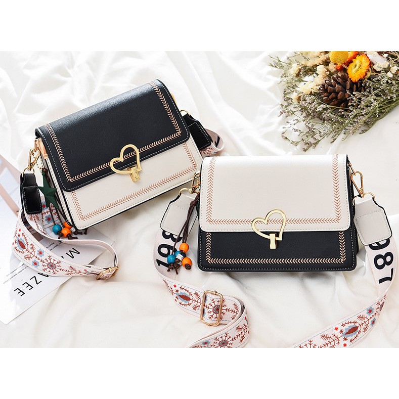 Túi đeo chéo - Túi xách thời trang - móc khóa tim