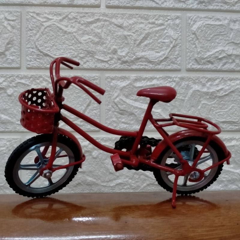 Mô hình xe đạp sắt